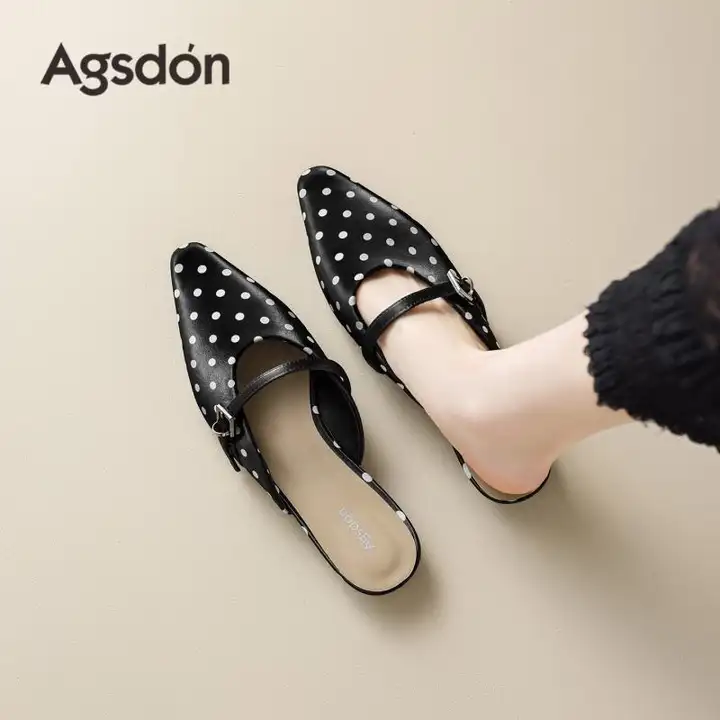 ドット柄 レディースサンダル【フラット・夏用・トレンドデザイン・アンクルストラップ】