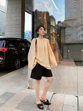 エレガントなシルクブラウス【緩やかなシルエット・ランタンスリーブ・幾何学模様】