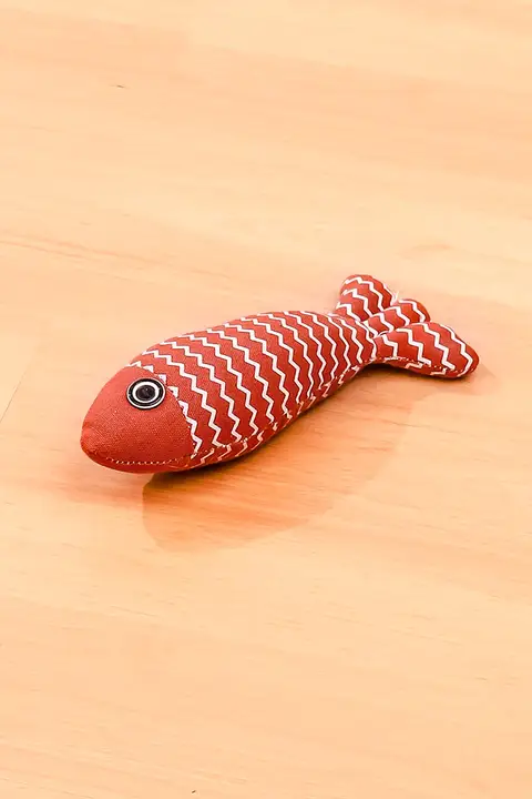 猫のおもちゃ【キャットミント・リアルな魚デザイン・子猫用】