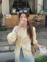 不規則デザインのレーストリム付き翻領シャツ【長袖・女性用】
