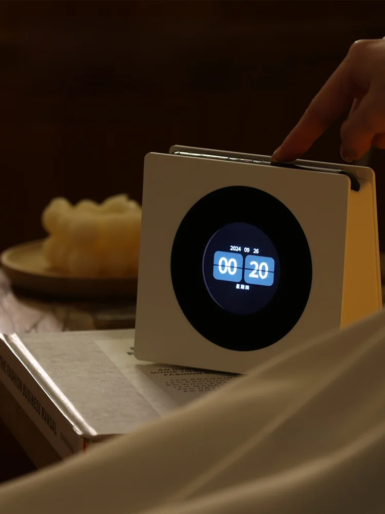 スピーカー 自作キット X26：高級感あるBluetoothスピーカー付きカレンダー時計の実用性と性能解析