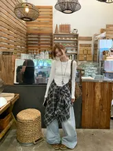 春用 女性用グレー長袖Tシャツ【白色のフィット感とスリムなデザイン】