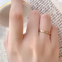 蜂の巣デザインのリング【ローズゴールド・ビジュー・重ね付け対応】