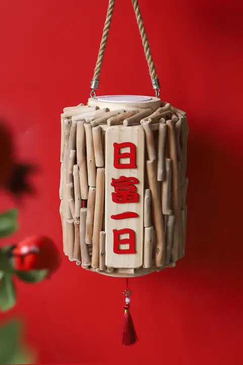 木製手提げランタン【古風デザイン・新年用・庭園装飾】