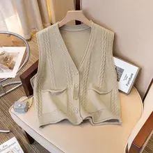 黒のVネックツイストニットベスト【秋用・大きいサイズ・重ね着対応】