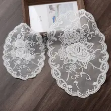 牛乳シルク製 刺繍入りテーブルマット【レースや装飾的なデザイン】