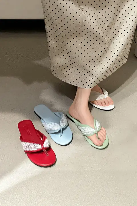 フランス風デザインの滑り止めフラットサンダル【夏用・女性用・スタイリッシュ】