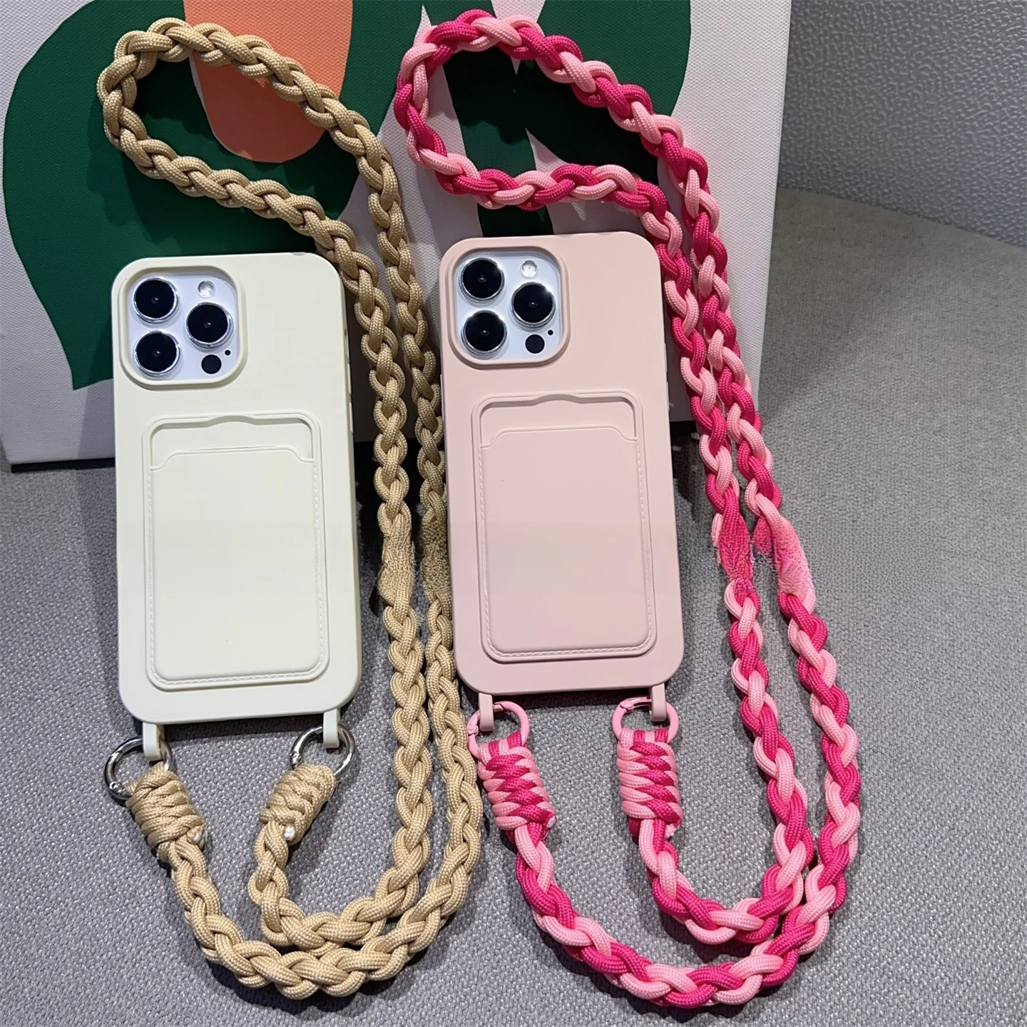 バイカラー編み込みショルダー紐付きiPhone用ケース【iPhone 16 Pro Max、iPhone 15、11、XSMAX対応・ソフトケース・カードポケット付き】