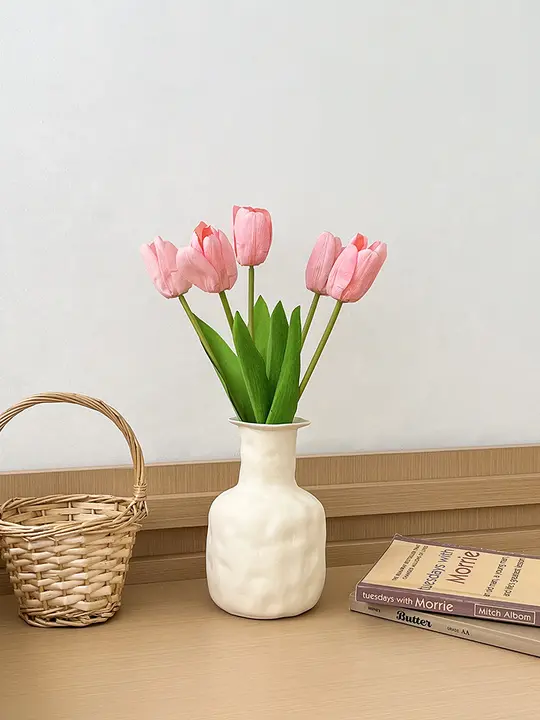 おしゃれなチューリップデザイン花瓶【高級感のあるリビング装飾用】