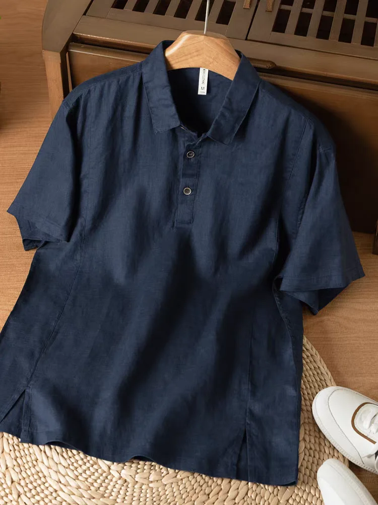 リネン製POLOカラー半袖Tシャツ：通気性と軽量設計が夏の日常に最適なシンプルスタイル