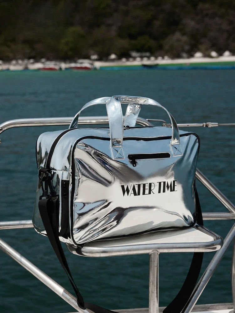 WATERTIME 防水バックパック：ジムや水泳シーンで干湿分離を実現