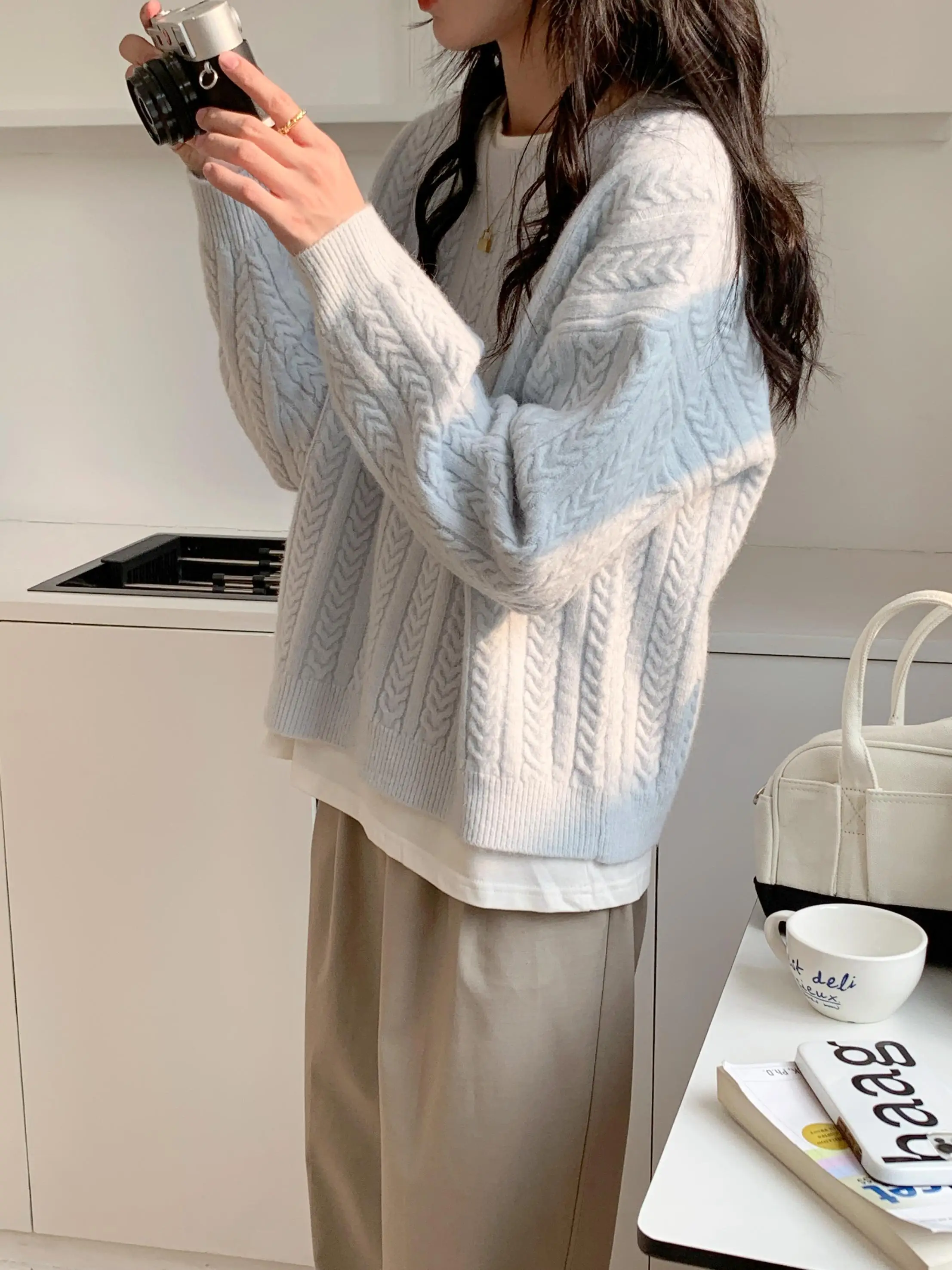 大人可愛い服 40代コーデ 完全ガイド｜麻花編みセーターの自然な可愛さ