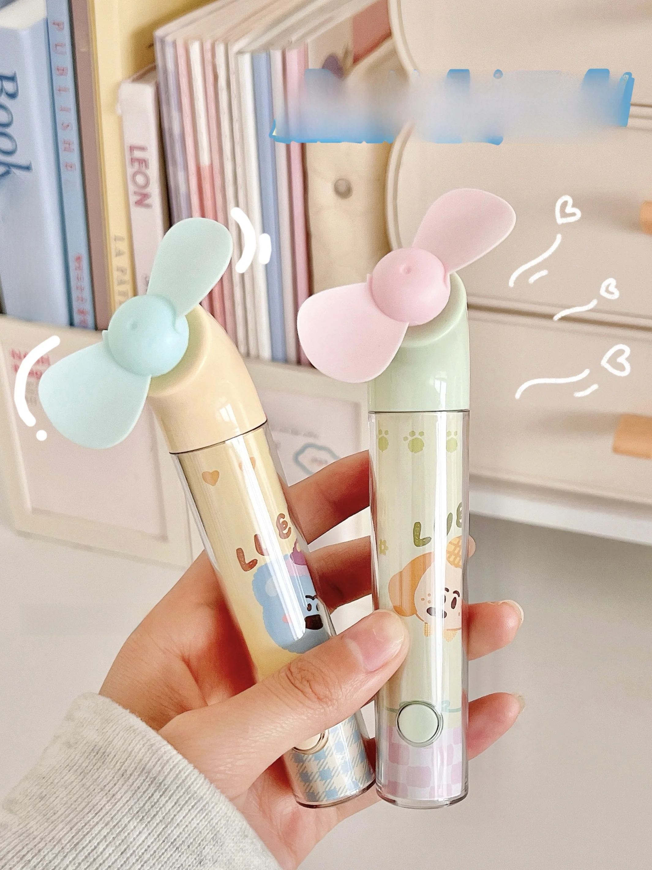 かわいいキャラクター ハンドヘルドファン：子供用・安全シリコン羽根で手を傷めないデスク周り便利グッズ