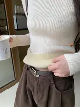 極上の柔らかさのハイネックニットセーター【冬用・スリムフィット・無地・女性用】