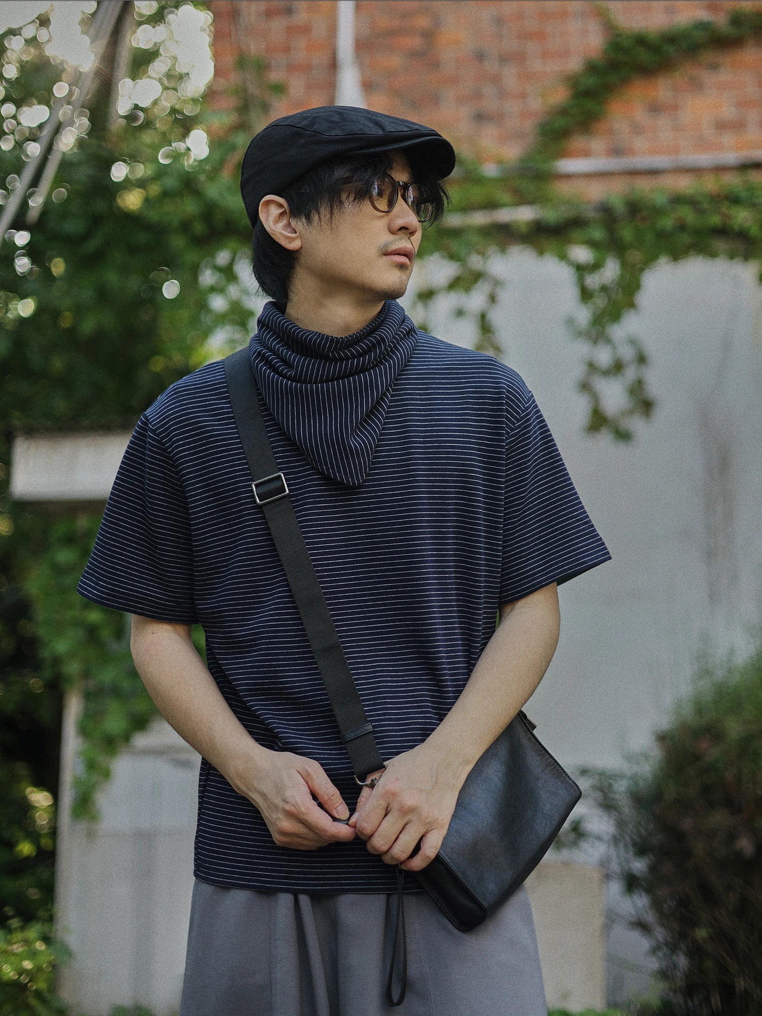 レトロストライプデザインの半袖Tシャツ：日焼け予防に強いUVカット機能と使い方