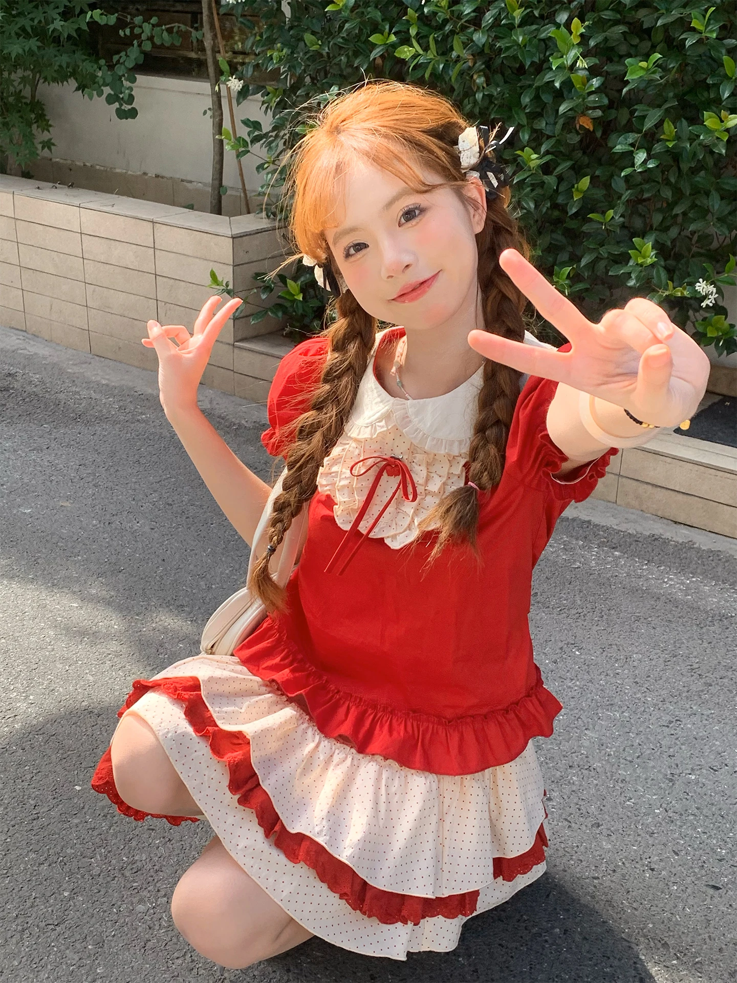 夏服20代にぴったりな「赤と水玉」のセットアップ、どう選ぶ？