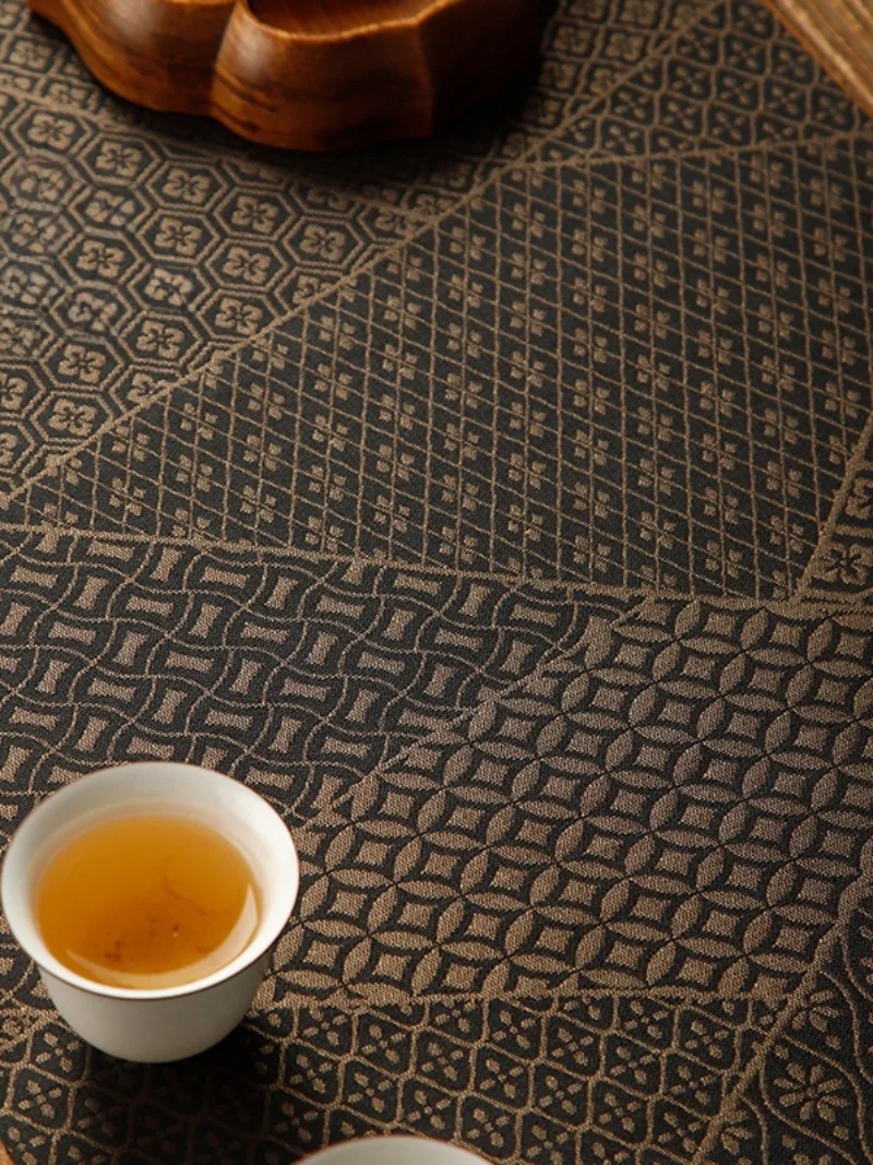 高級テーブルランナー 和風茶席用：拾器の金襴両面ティーマットが提供する伝統美と耐久性