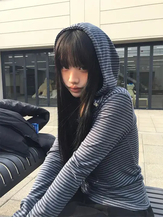 フード付きストライプ長袖Tシャツ【秋用・レディース・スリムフィット・韓国風】