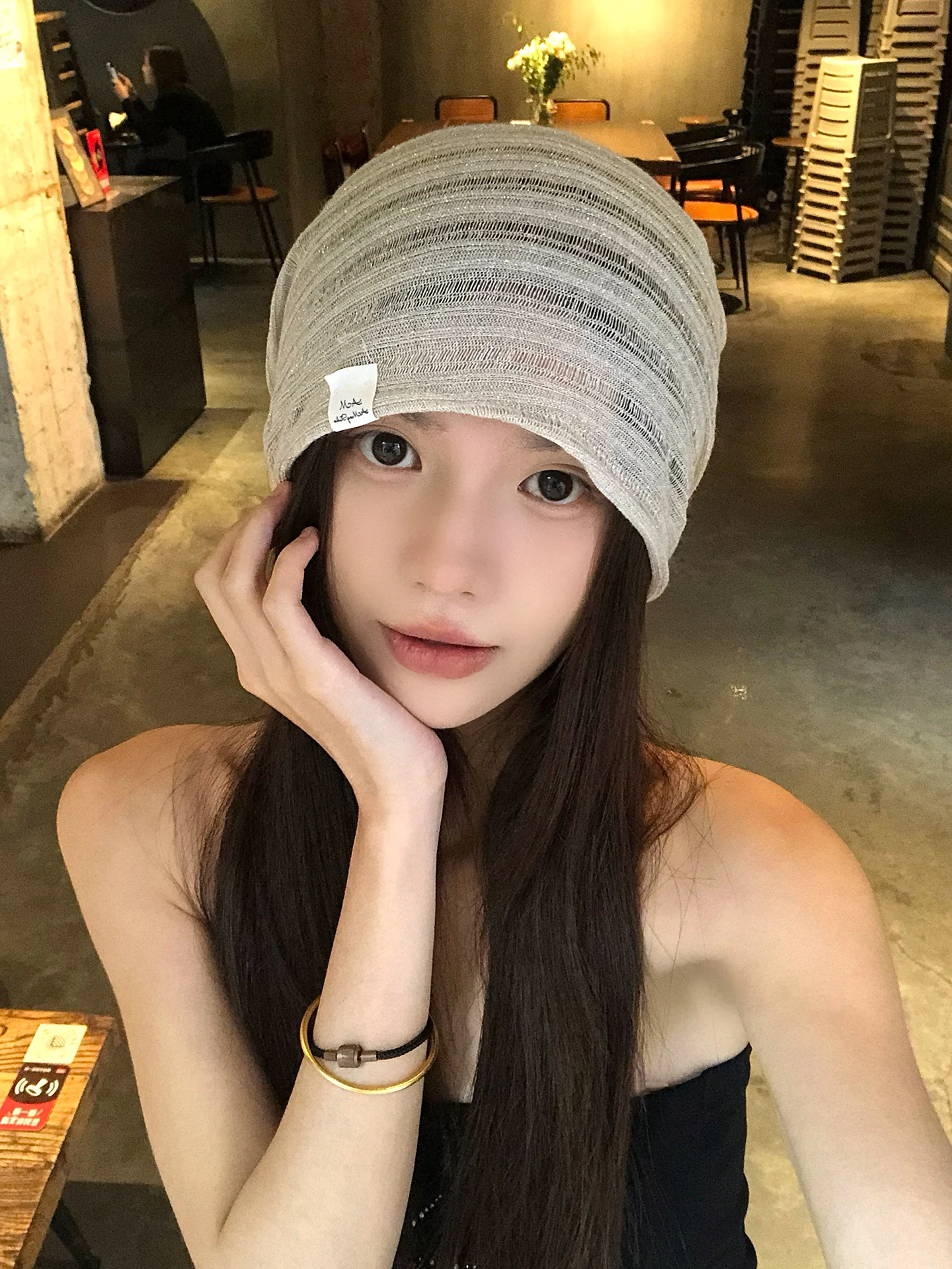 透け感のある薄手メッシュキャップ：春夏季の通気性とゆったりフィットを実現