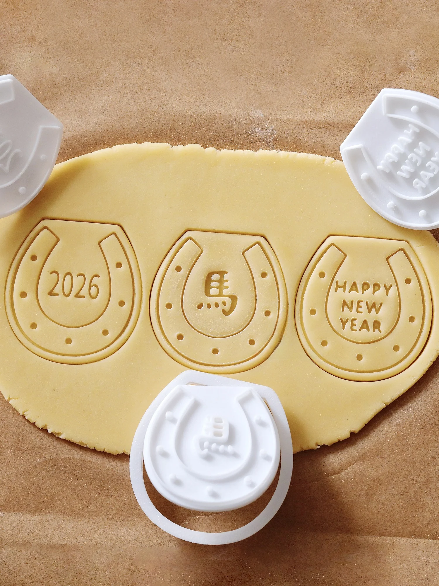   馬蹄鉄型クッキーカッターを選ぶべき理由は？国潮風の新年の祝福を手軽に届ける秘密