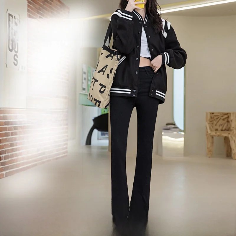 ハイウエストフレアパンツはどんな場面で着る？骨格ストレートのあなたにこそおすすめの着こなし法