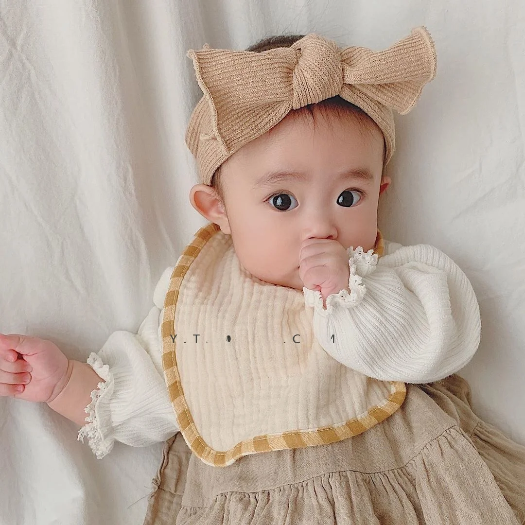 可愛らしいリボン付きベビー用ヘアバンド：1歳女の子の誕生日プレゼントとしての長く使える実用性
