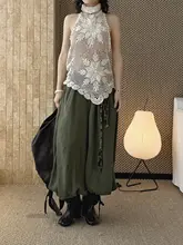 ボヘミアンスタイルの流れるようなパンツ