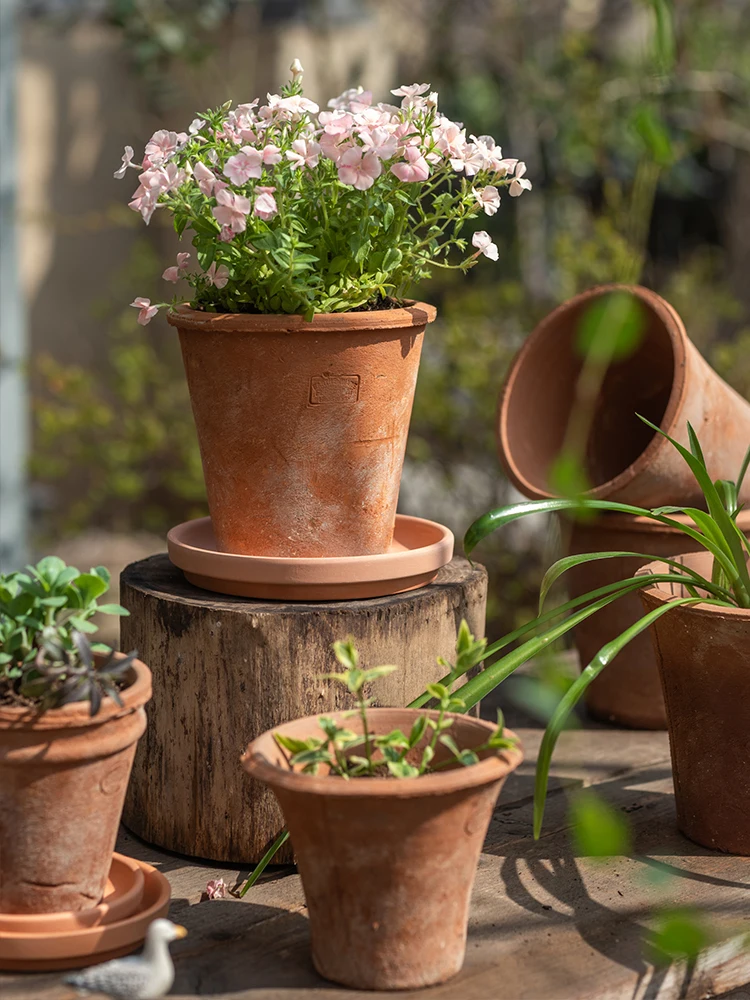 ベランダに置く植木鉢を選ぶときに迷うなら、この1つのポイントで解決できる？