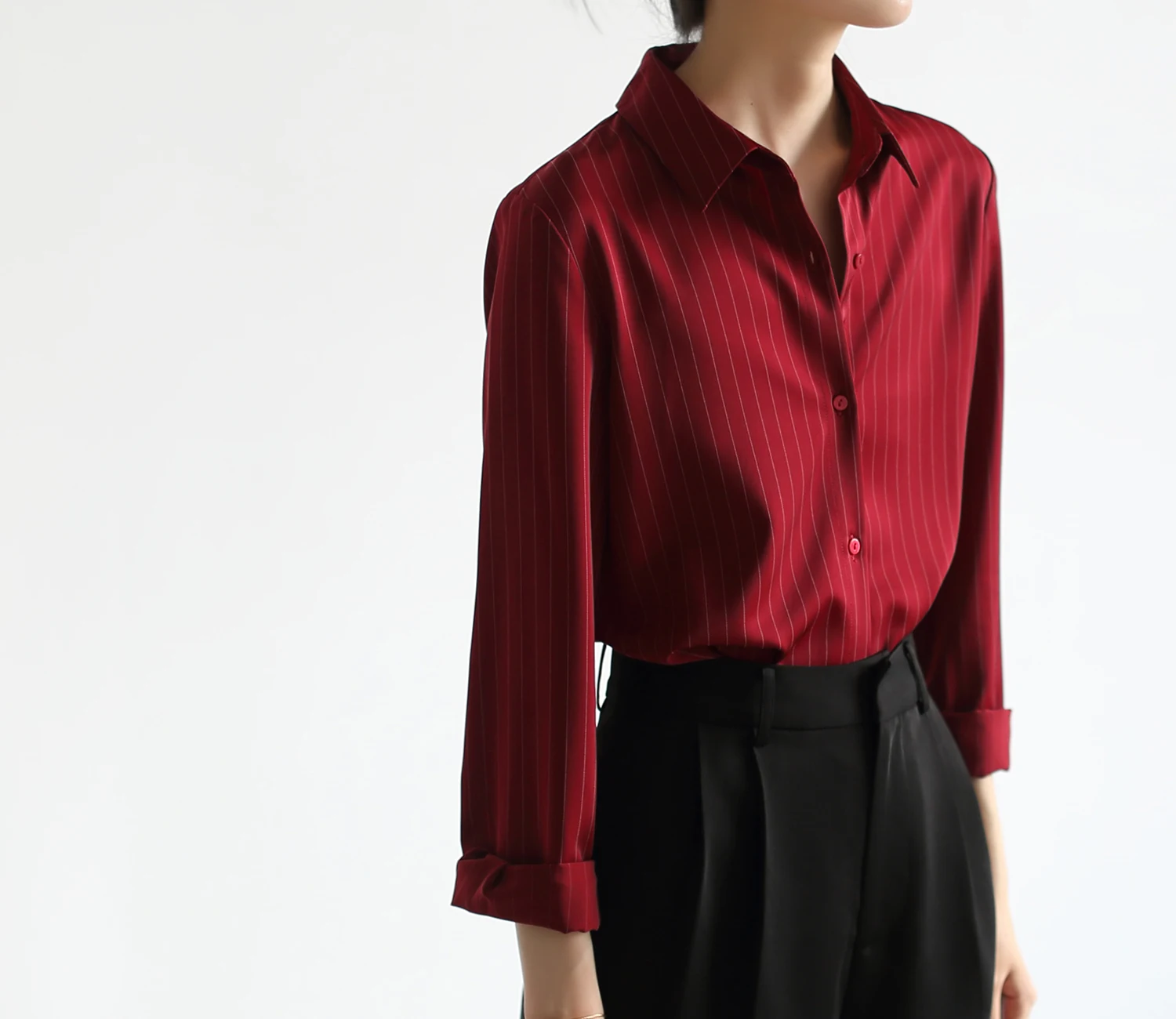 大人可愛い服 40代コーデ｜ストライプシャツの選び方と着こなしの秘密