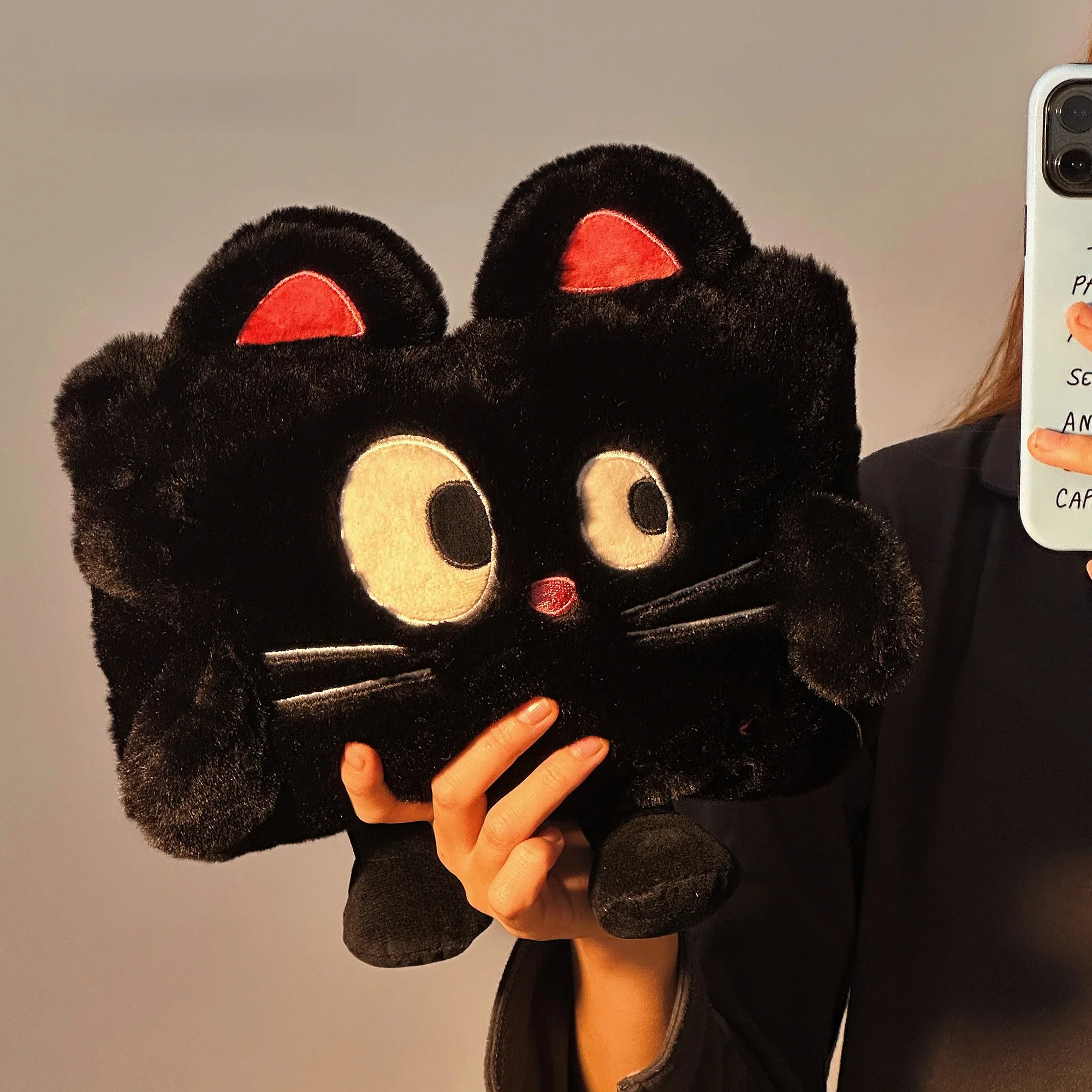 冬のカフェで温かいコーヒーを楽しむには、どんなカップウォーマーがおすすめ？