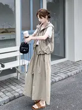 カジュアルなワークスタイル フード付きベスト【感あるワイドスカートパンツ・夏用】（セットアップ対応）