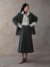 重ね花の梅柄プリーツスカート【イタリアンウールリネン混紡・スリットデザイン】