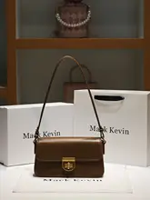 レトロデザインの真皮ショルダーバッグ【女性用・斜め掛け・ミニサイズ】