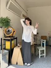 ストライプデザインのロングスカート【カジュアル・リボン付き・フレアシルエット・ボディラインを美しく見せる】