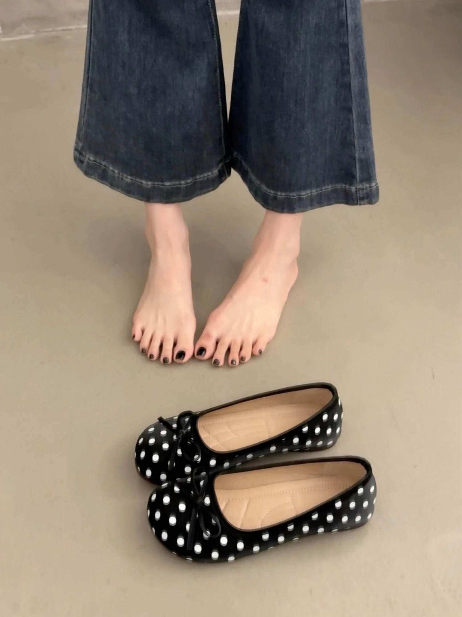 フラットシューズ【極上の柔らかさ・バレエスタイル・リボン付き】はフォーマルパンプスで足が痛くないのか