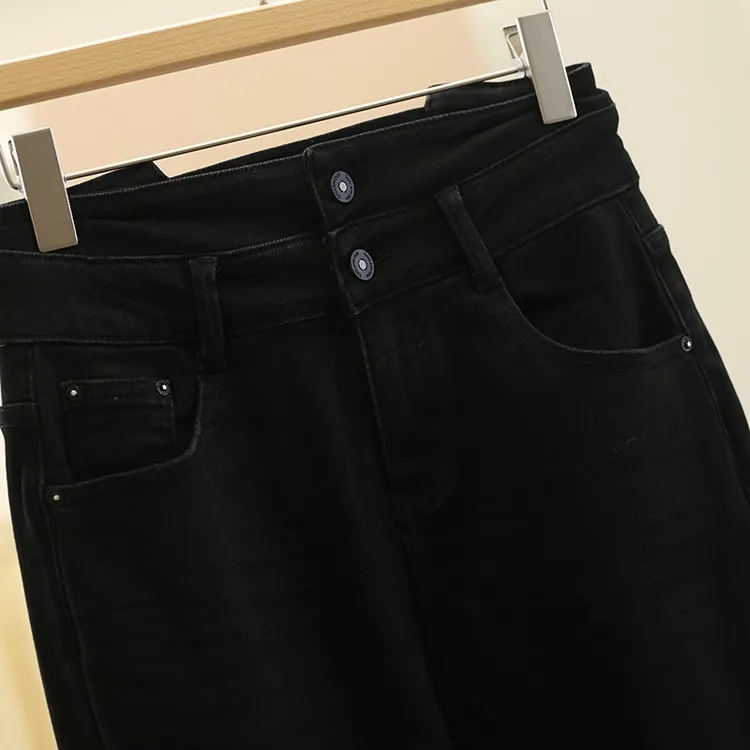 黒のジーパンコーデで失敗しない方法は？
