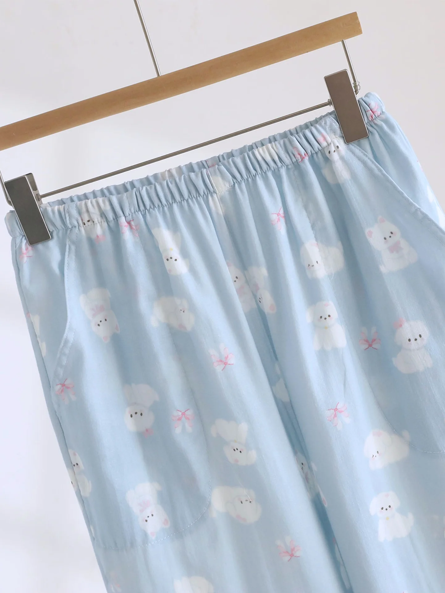 アニメパンツはどう選ぶ？夏のリラックススタイルに欠かせない「カートゥーン柄7分丈パンツ」の本物の魅力とは