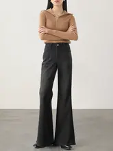 ハイウエストの黒いフレアデニムパンツ【レディース・スリムフィット・小柄対応】（セットアップ対応）