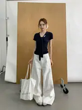 独特なデザインのVネック半袖Tシャツ【ネイビー・夏用・女性用・スリム効果】