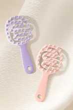 長柄ヘアマッサージブラシ【ドライ＆ウェット兼用・頭皮マッサージ・髪を傷めない】