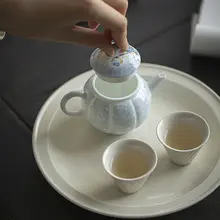 手描きの紫色陶器ティーポット【生物模倣デザイン・手持ち型・ティー用】