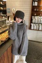 高級感あふれるグレーのハイネックニットトップス【秋冬用・ルーズフィット・ミディ丈】