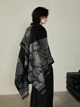 個性的なデザインのハイネックケープ【秋冬用・ダブルサイドニット・保温・オープンフロント】