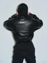 金属ベルト付きPUレザージャケット【立体シルエット】