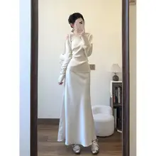 エレガントな白色のロングアセテートサテンスカート【夏用・Aラインデザイン】