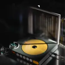 ポータブル音楽CDプレーヤー【HiFi級・多機能・持ち運び便利】