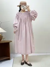 灯籠袖のゆったりシルエットの大きいサイズのラウンドネックワンピース【コットンリネン・春用・甘いデザイン】