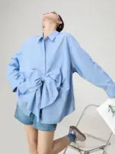 魅力的なリバーシブルシャツ【青・立体的なバタフライボウ・春用・女性用】