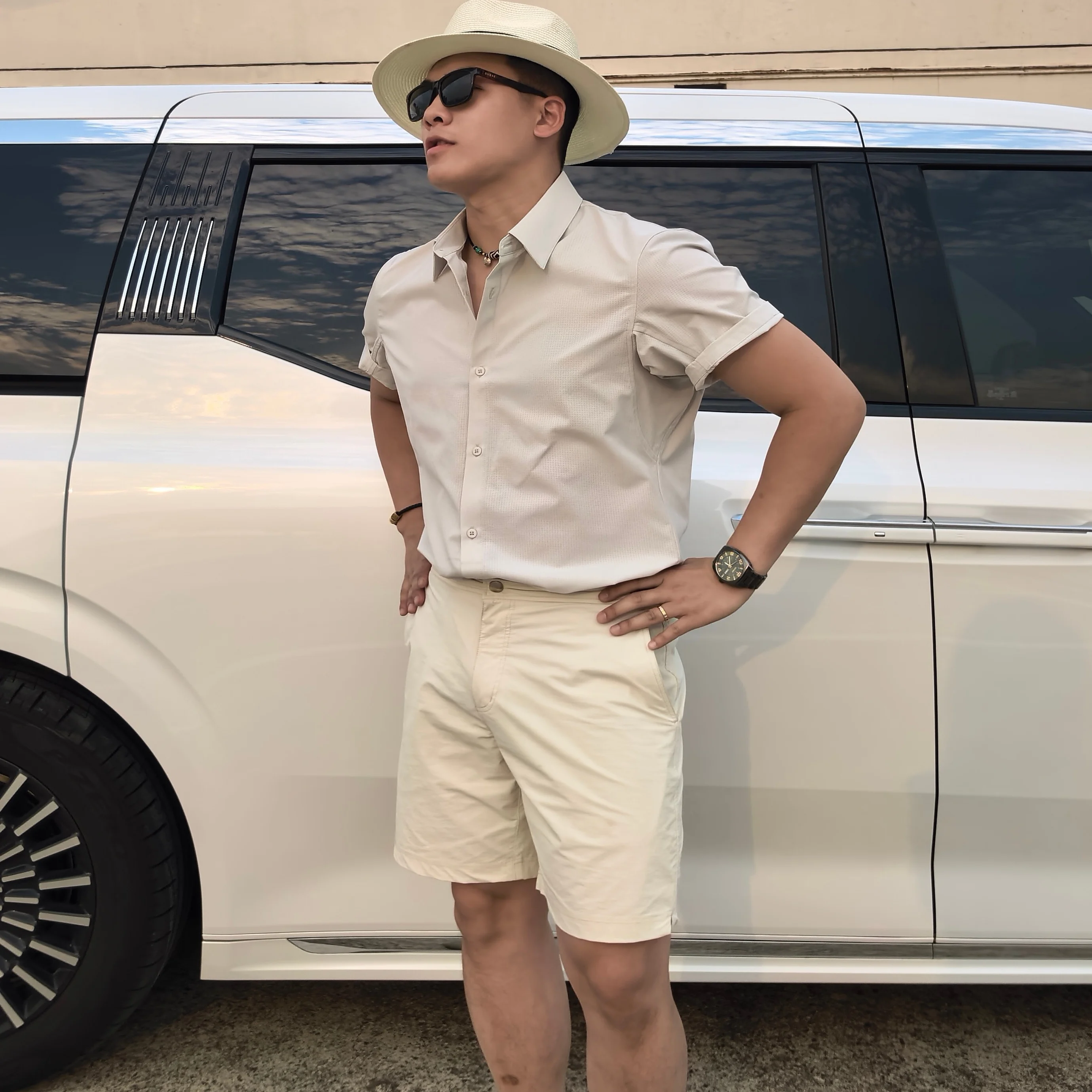軽やかで通気性抜群！半袖ビジネスシャツ【レーザーカット・ストレッチ素材・夏用】