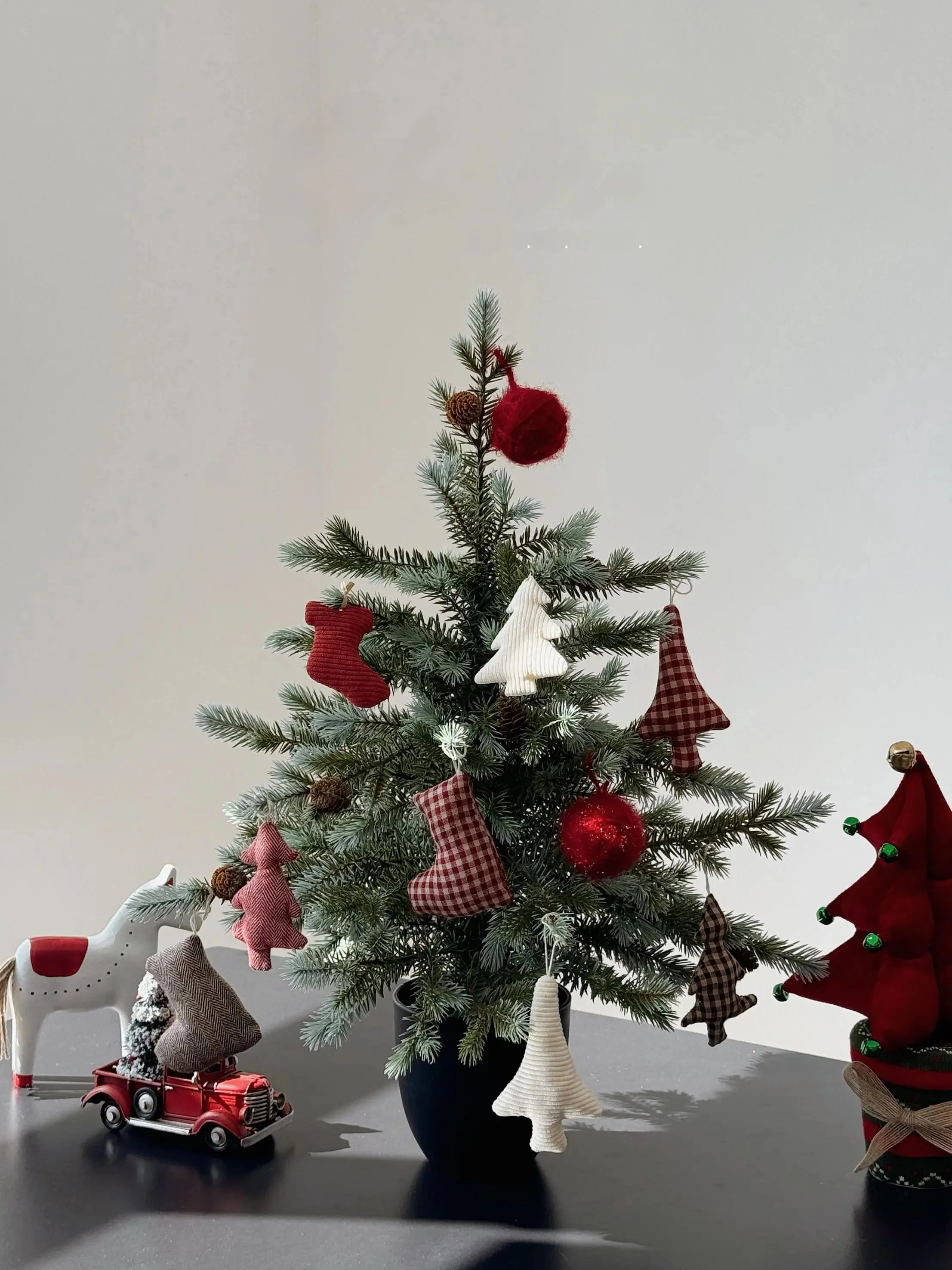 ラインクリスマス背景で悩んでいるなら、この布製掛け飾りが救う理由は？